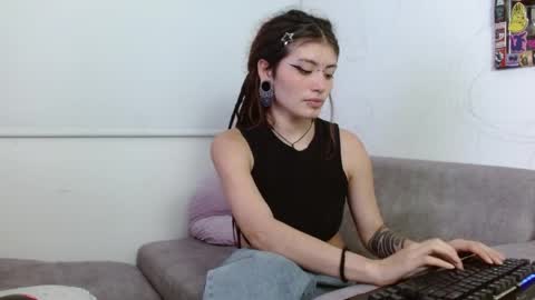 Snapshot of giulietta_mon chatting on May 2026 04:21:02 AM Giulietta online show from May 2026 04:21:02 AM