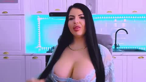 Giulia online show from February 2026 10:17:01 PM