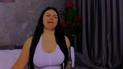 Giulia online show from May 2026 02:51:02 AM