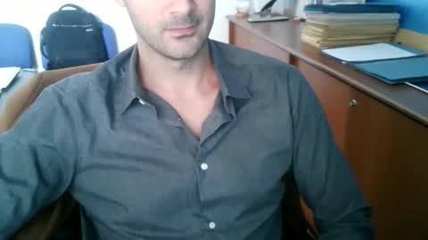 giuseppevai1 online show from October 2025 11:33:02 AM