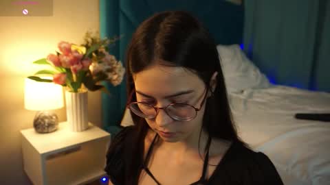 Agness online show from November 2025 01:34:02 PM