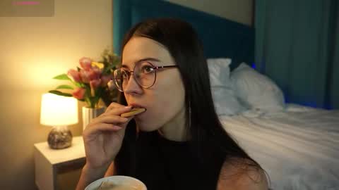 Agness online show from November 2025 01:20:01 PM