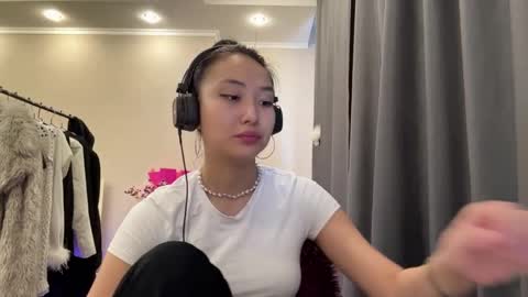 Mia online show from March 2026 10:29:02 AM