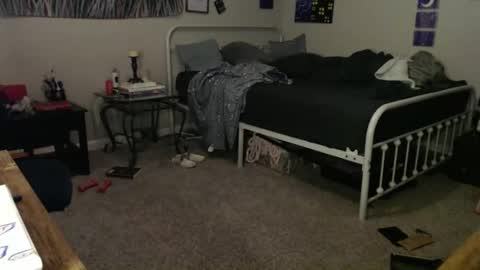 Snapshot of glitterspace chatting on January 2026 08:30:01 AM anna online show from January 2026 08:30:01 AM