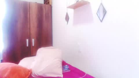 Snapshot of gloriawhitte7 chatting on January 2025 04:43:02 PM gloriawhitte7 online show from January 2025 04:43:02 PM