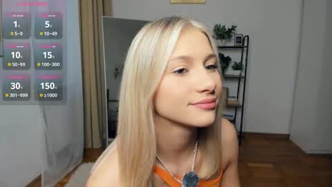 Snapshot of glossybabe_ chatting on October 2025 07:34:01 AM Cherry online show from October 2025 07:34:01 AM