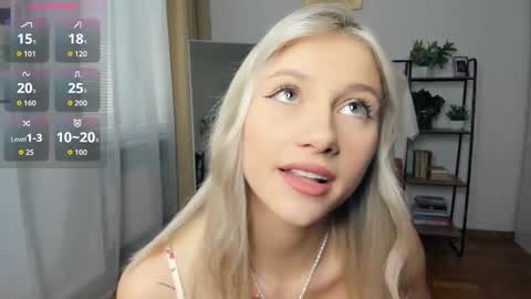 Snapshot of glossybabe_ chatting on November 2025 07:42:01 AM Cherry online show from November 2025 07:42:01 AM