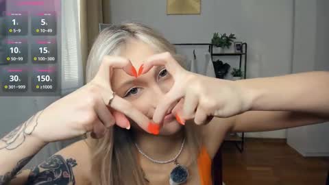 Snapshot of glossybabe_ chatting on November 2025 07:41:01 AM Cherry online show from November 2025 07:41:01 AM