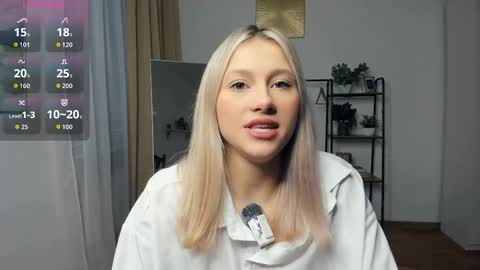 Snapshot of glossybabe_ chatting on December 2025 07:39:01 AM Cherry online show from December 2025 07:39:01 AM