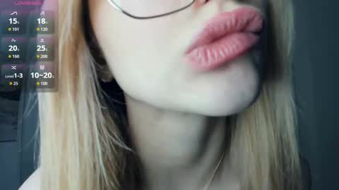 Snapshot of glossybabe_ chatting on May 2026 07:36:02 AM Cherry online show from May 2026 07:36:02 AM