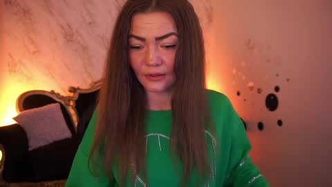 Snapshot of glow_kitten chatting on April 2026 06:11:01 AM glow_kitten online show from April 2026 06:11:01 AM