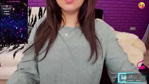 Snapshot of glowmimi chatting on December 2025 10:51:01 PM Mia online show from December 2025 10:51:01 PM