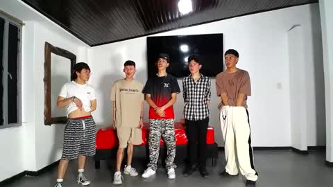 THOMAS AND DAMIAND online show from September 2025 06:08:02 PM