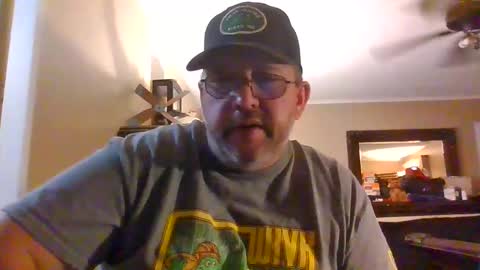 Snapshot of gobey33 chatting on October 2025 08:25:01 AM IDKIDCIDGAF online show from October 2025 08:25:01 AM