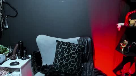 Snapshot of goddesleila chatting on February 2026 04:28:02 PM GoddesLeila online show from February 2026 04:28:02 PM