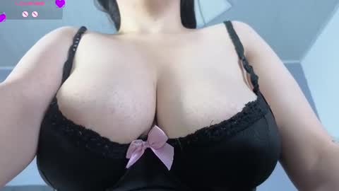 Snapshot of goddess_kianna chatting on June 2026 11:17:02 PM Goddess Kianna online show from June 2026 11:17:02 PM