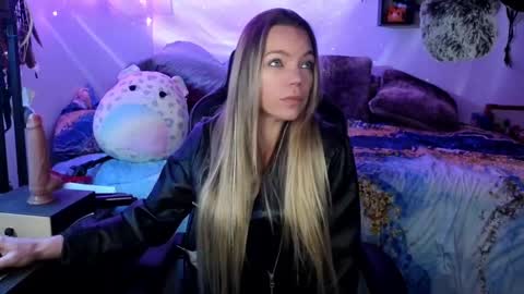 Patricia Mars           Goddess of Mars twitter thegoddessmindy online show from March 2025 11:12:02 AM