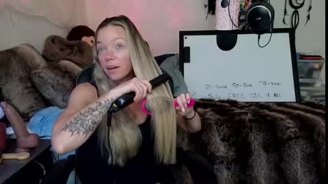 Patricia Mars           Goddess of Mars twitter thegoddessmindy online show from September 2025 03:13:01 PM