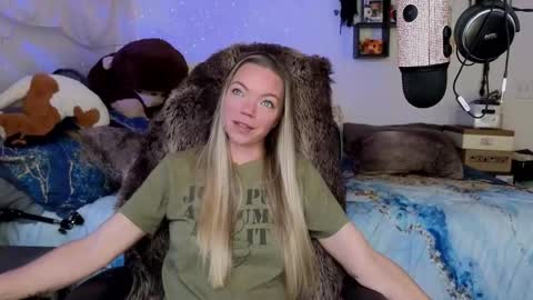 Patricia Mars           Goddess of Mars twitter thegoddessmindy online show from November 2025 04:22:01 PM