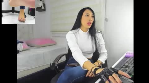 goddess_of_pigs online show from November 2025 06:04:02 AM