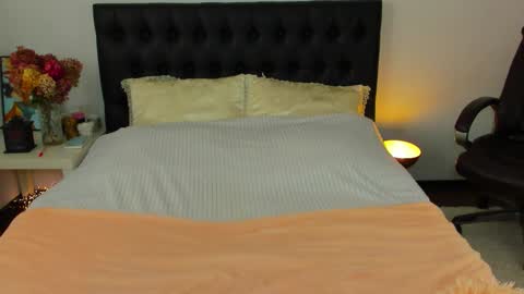 Katrin online show from October 2025 05:41:02 AM