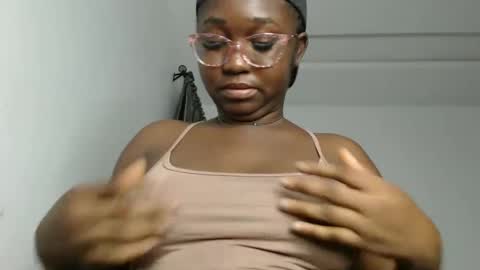 Swidney online show from March 2025 05:09:01 AM