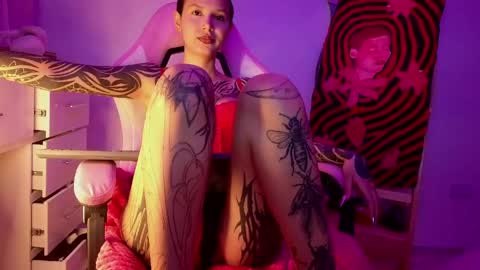 vee online show from March 2026 05:02:02 AM