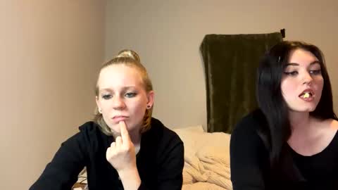 Snapshot of goddessfeyaa chatting on December 2024 01:13:01 AM feyaa22 online show from December 2024 01:13:01 AM