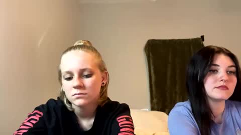 Snapshot of goddessfeyaa chatting on December 2024 07:00:02 PM feyaa22 online show from December 2024 07:00:02 PM