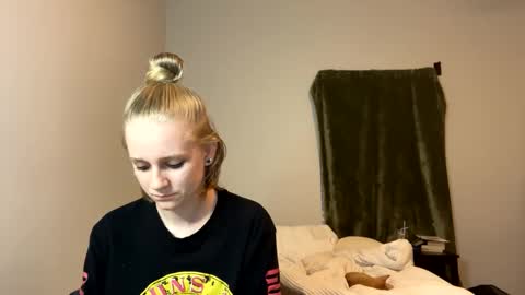 Snapshot of goddessfeyaa chatting on December 2024 12:45:02 AM feyaa22 online show from December 2024 12:45:02 AM