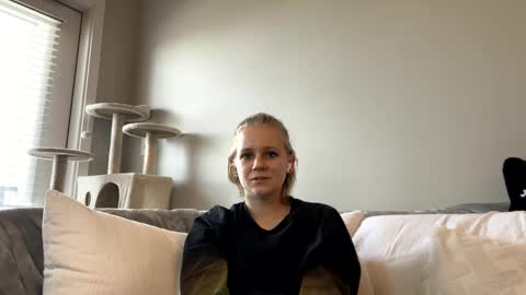 Snapshot of goddessfeyaa chatting on December 2024 07:43:02 PM feyaa22 online show from December 2024 07:43:02 PM