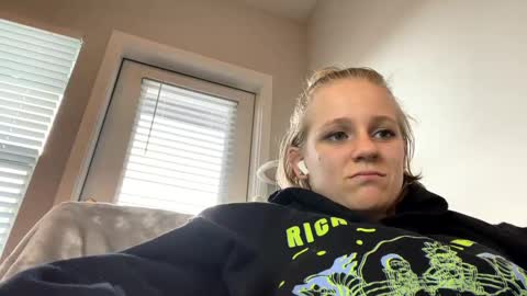 Snapshot of goddessfeyaa chatting on December 2024 08:37:01 PM feyaa22 online show from December 2024 08:37:01 PM