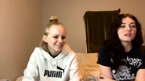 Snapshot of goddessfeyaa chatting on December 2024 05:47:02 PM feyaa22 online show from December 2024 05:47:02 PM