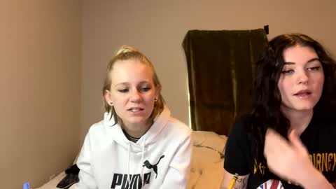 Snapshot of goddessfeyaa chatting on December 2024 04:15:01 PM feyaa22 online show from December 2024 04:15:01 PM