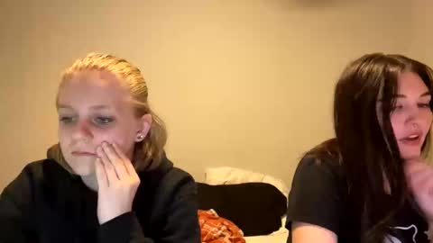 Snapshot of goddessfeyaa chatting on January 2025 12:59:01 AM feyaa22 online show from January 2025 12:59:01 AM