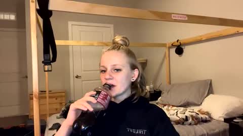 Snapshot of goddessfeyaa chatting on January 2025 01:29:01 AM feyaa22 online show from January 2025 01:29:01 AM