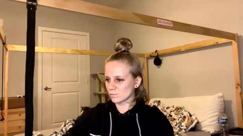 Snapshot of goddessfeyaa chatting on February 2025 01:45:01 AM feyaa22 online show from February 2025 01:45:01 AM