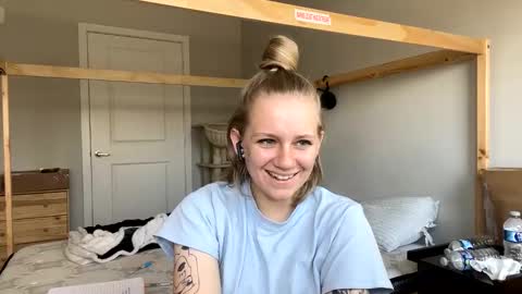 Snapshot of goddessfeyaa chatting on February 2025 04:25:01 PM feyaa22 online show from February 2025 04:25:01 PM