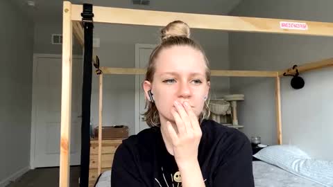 Snapshot of goddessfeyaa chatting on February 2025 04:24:02 PM feyaa22 online show from February 2025 04:24:02 PM