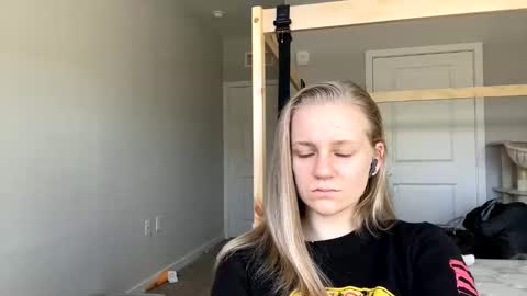 Snapshot of goddessfeyaa chatting on February 2025 04:04:01 PM feyaa22 online show from February 2025 04:04:01 PM