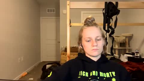 Snapshot of goddessfeyaa chatting on February 2025 01:09:02 AM feyaa22 online show from February 2025 01:09:02 AM