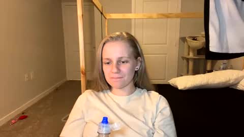 Snapshot of goddessfeyaa chatting on March 2025 02:15:02 AM feyaa22 online show from March 2025 02:15:02 AM