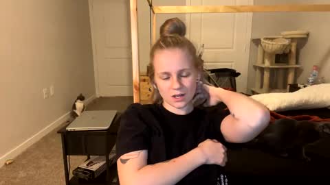 Snapshot of goddessfeyaa chatting on March 2025 02:58:01 AM feyaa22 online show from March 2025 02:58:01 AM