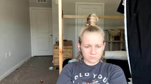 Snapshot of goddessfeyaa chatting on March 2025 04:17:01 PM feyaa22 online show from March 2025 04:17:01 PM