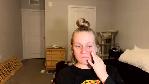 Snapshot of goddessfeyaa chatting on March 2025 01:34:02 AM feyaa22 online show from March 2025 01:34:02 AM