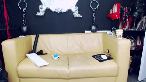 Snapshot of goddessgeorgia chatting on February 2025 04:00:02 PM Goddess Georgia online show from February 2025 04:00:02 PM