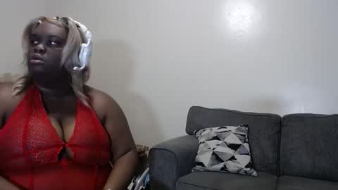 Snapshot of goddessjackieoz chatting on December 2025 06:41:02 AM Madame Jackie online show from December 2025 06:41:02 AM