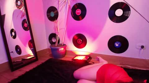 Julieta online show from October 2025 06:45:02 PM