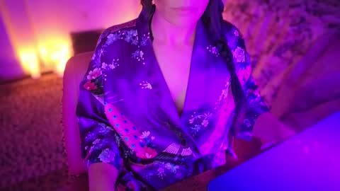 Goddess Mae  NYC online show from November 2025 02:34:02 AM