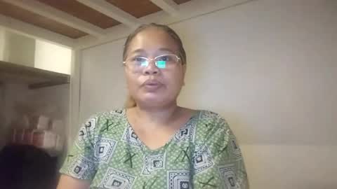 Snapshot of goddessmomx chatting on July 2026 09:11:02 AM lindsay online show from July 2026 09:11:02 AM